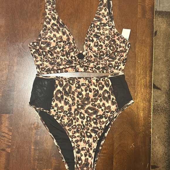 Aerie Longline Plunge Leopard Ring
Mesh High Cut Cheeky Bikini Top Set Size S - Picture 13 of 15